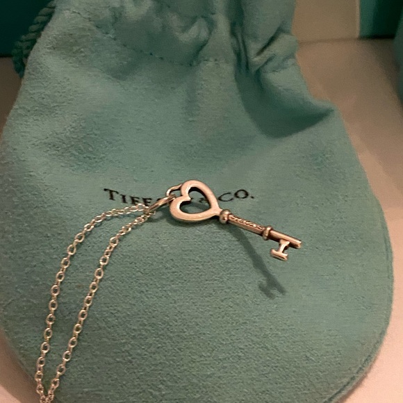 Tiffany & Co. Key Necklace. - Picture 5 of 8